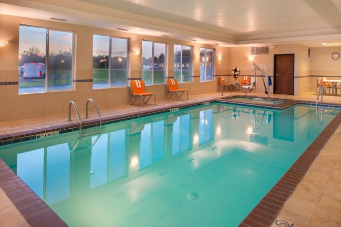 holiday inn express hotel and suites pittsburg by ihg