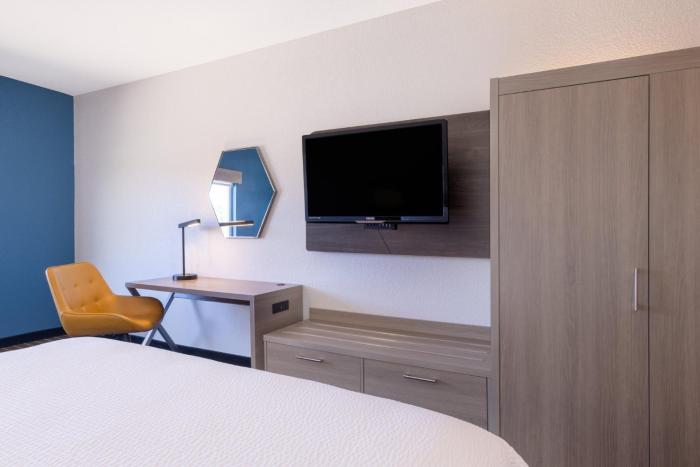 holiday inn express hotel and suites pittsburg by ihg