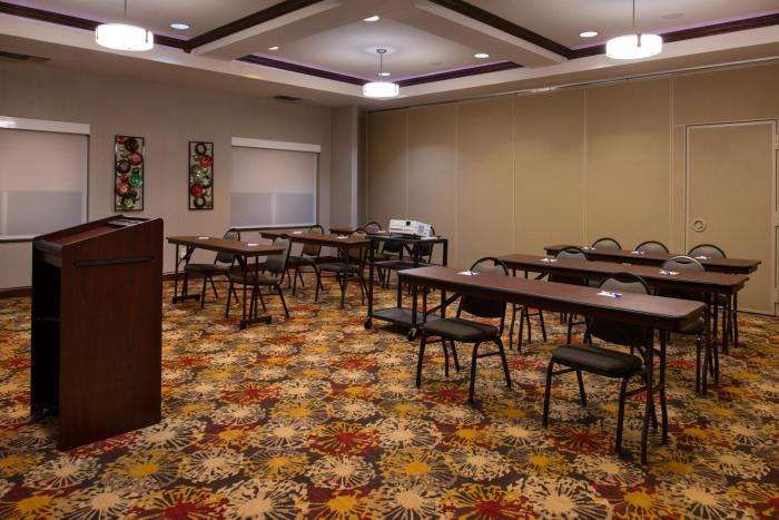 holiday inn express hotel and suites pittsburg by ihg
