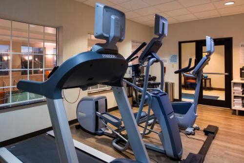 holiday inn express hotel and suites pittsburg by ihg