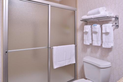 holiday inn express hotel and suites pittsburg by ihg