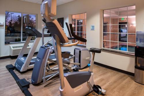 holiday inn express hotel and suites pittsburg by ihg
