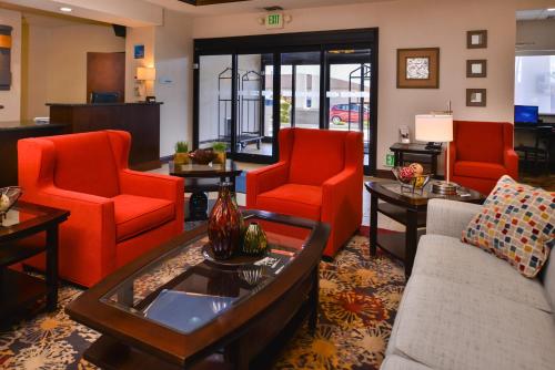 holiday inn express hotel and suites pittsburg by ihg