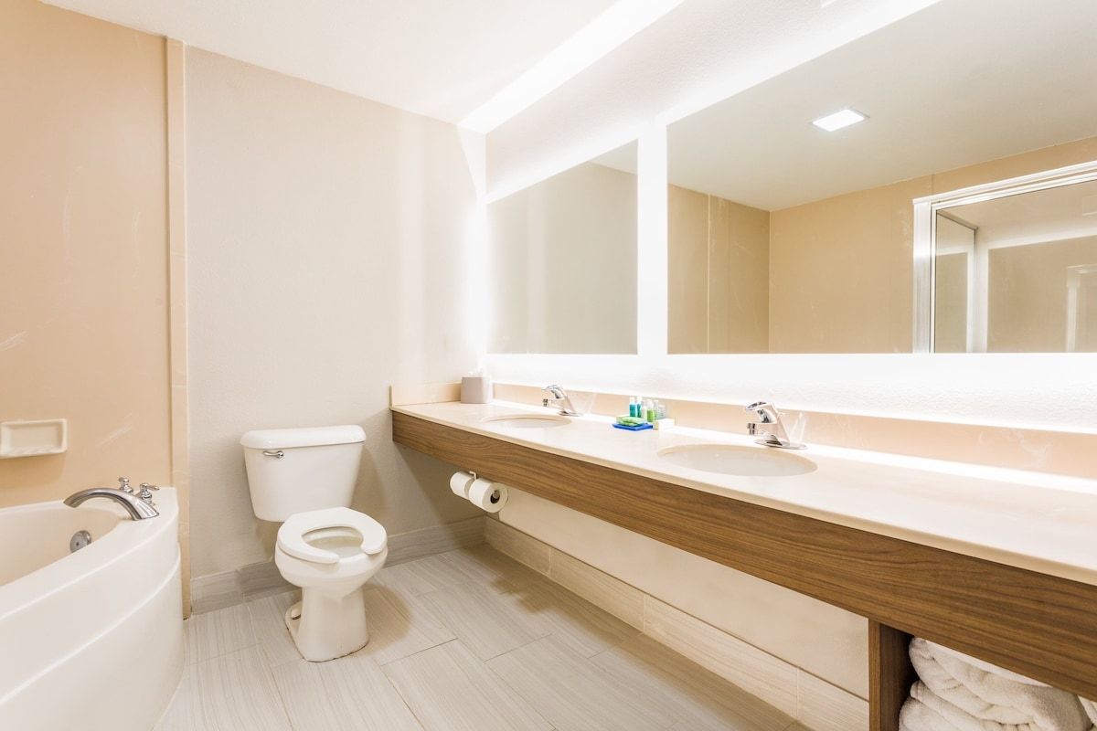 holiday inn express plymouth by ihg