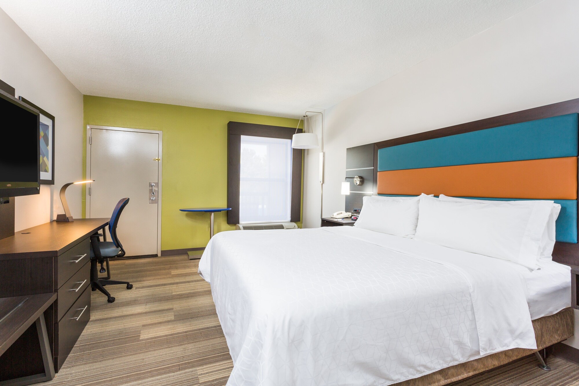holiday inn express plymouth by ihg