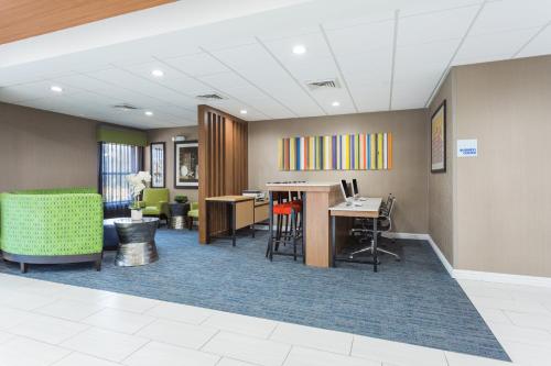 holiday inn express plymouth by ihg
