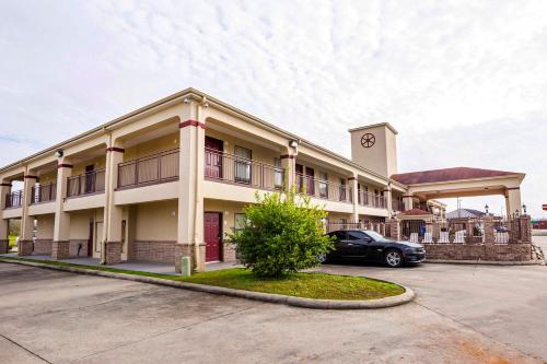 Oyo Hotel Lsu,Near Greater Baton Rouge Port,2 star