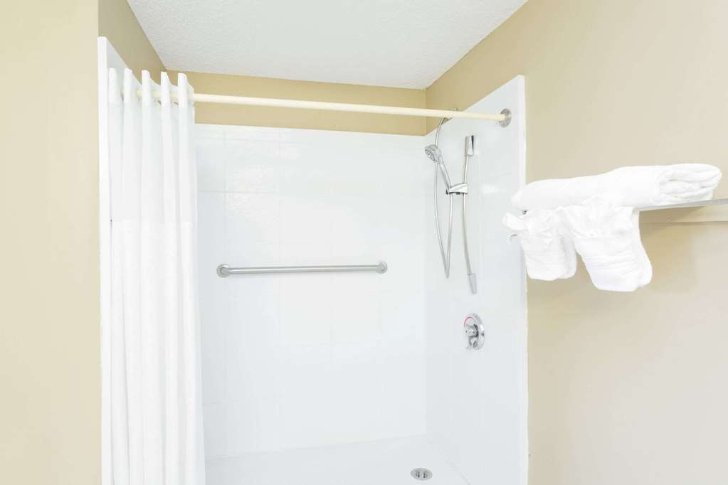 red roof inn savannah north i 95 port wentworth