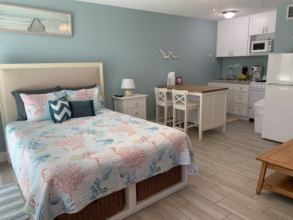 executive keys condominiums on the beach