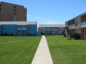 executive keys condominiums on the beach