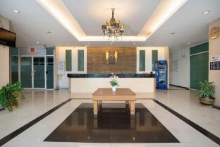 lee nova hotel