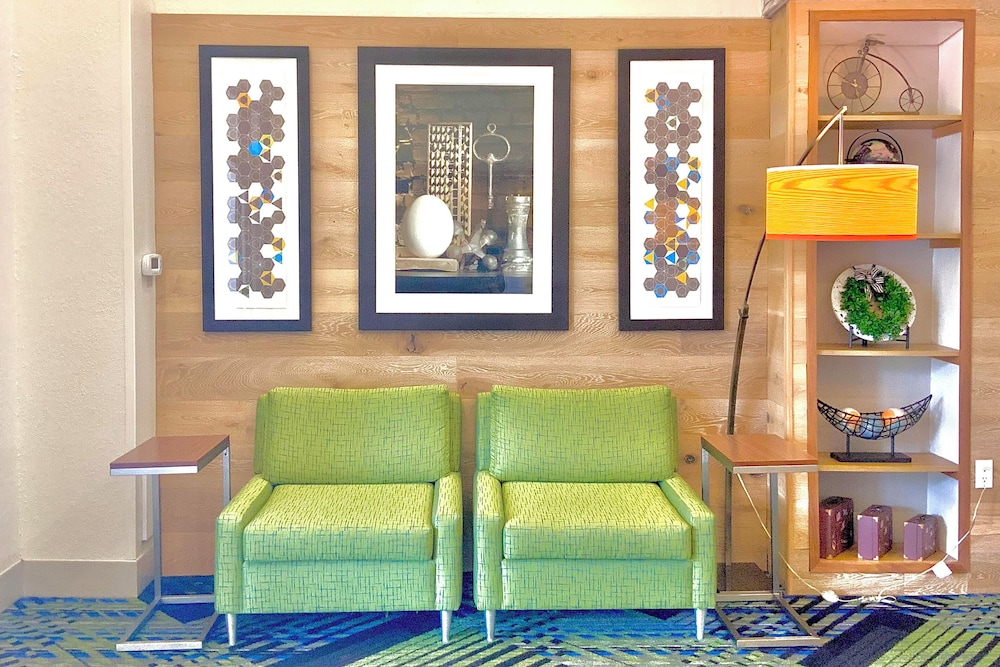 holiday inn express and suites prospect heights by ihg