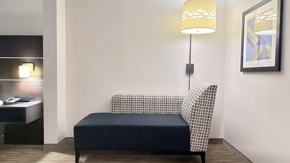 holiday inn express and suites prospect heights by ihg