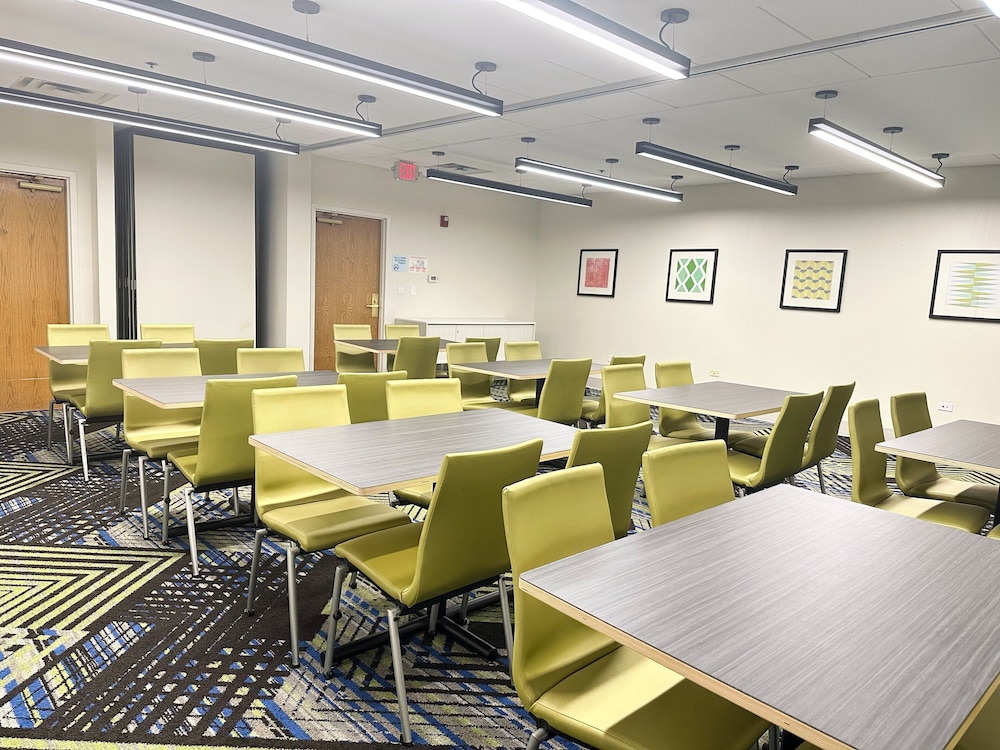 holiday inn express and suites prospect heights by ihg