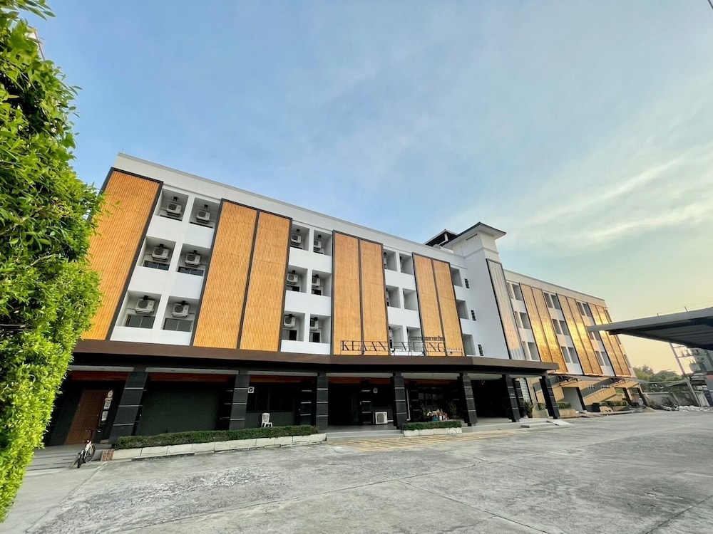 klaang muang hotel rayong