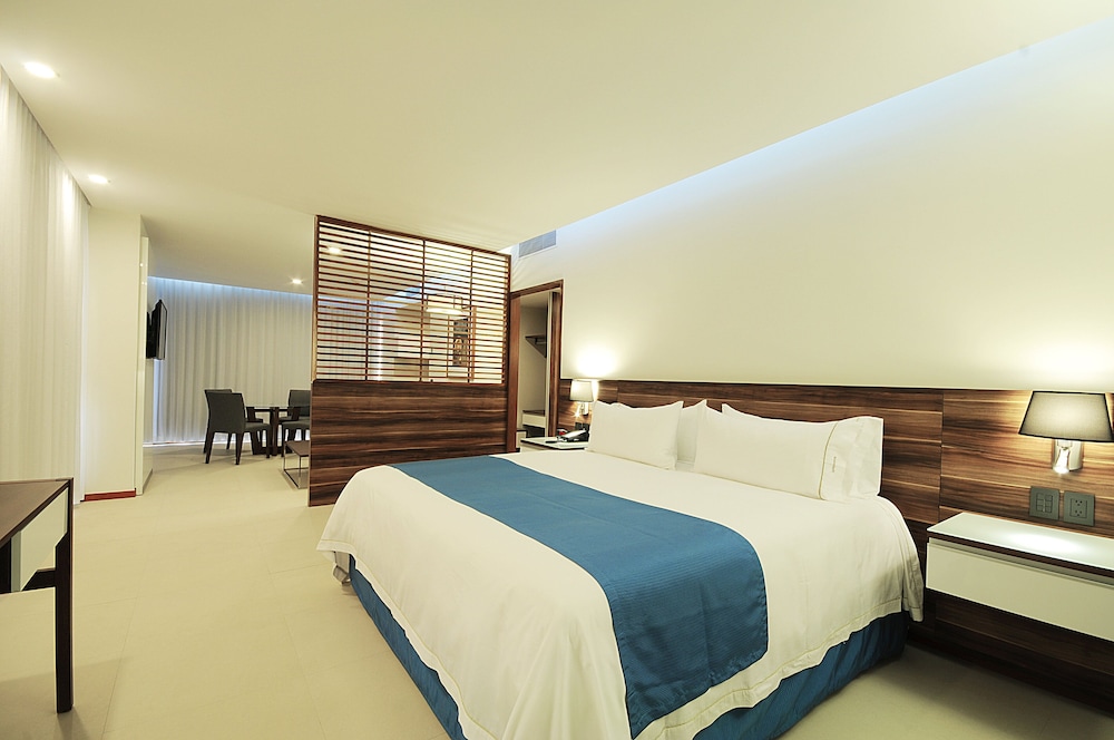 holiday inn express puerto vallarta by ihg