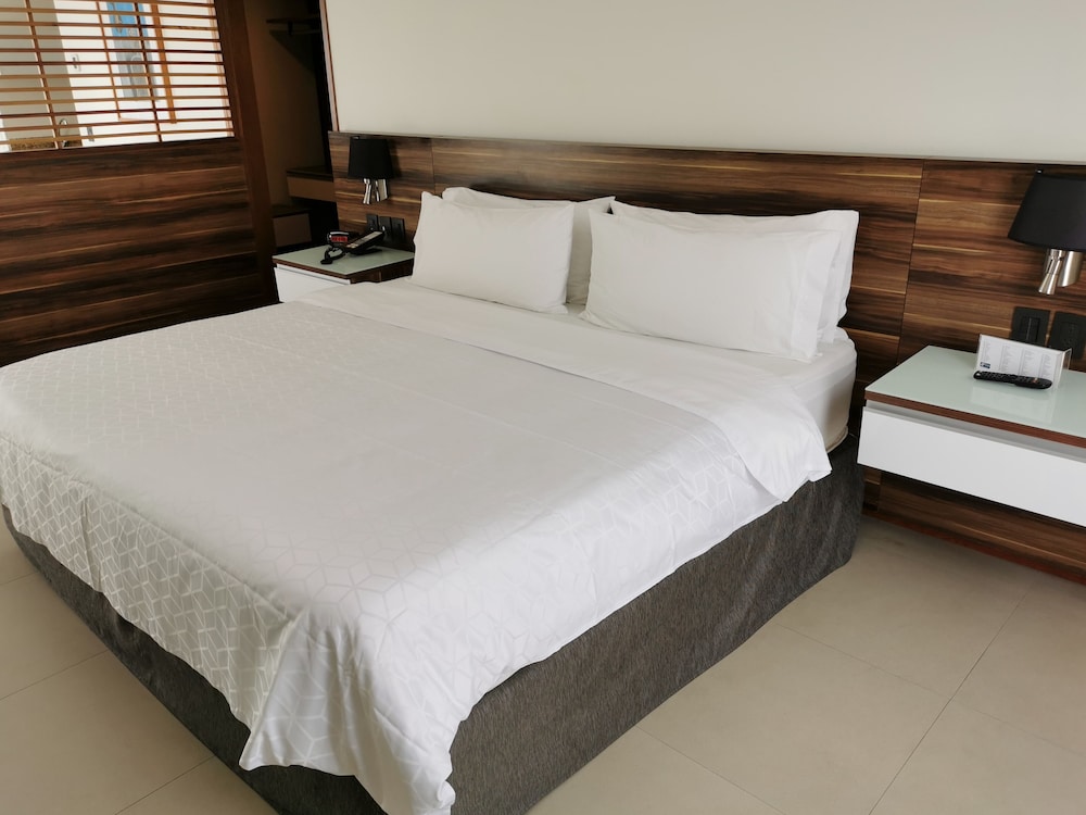 holiday inn express puerto vallarta by ihg