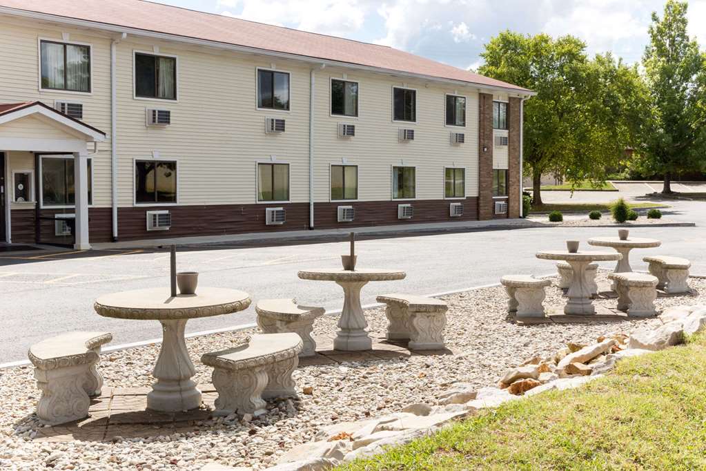 super 8 by wyndham radcliff ft knox area