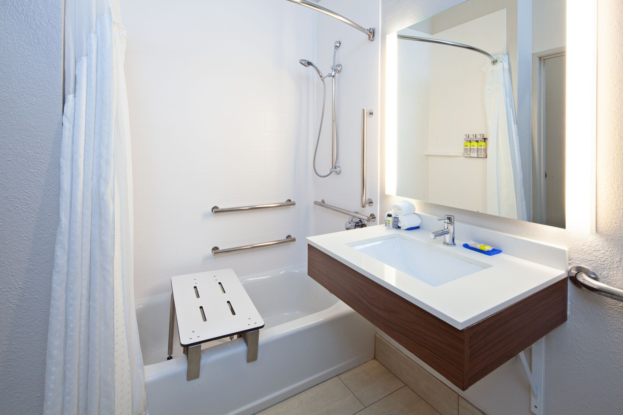 holiday inn express and suites rancho mirage