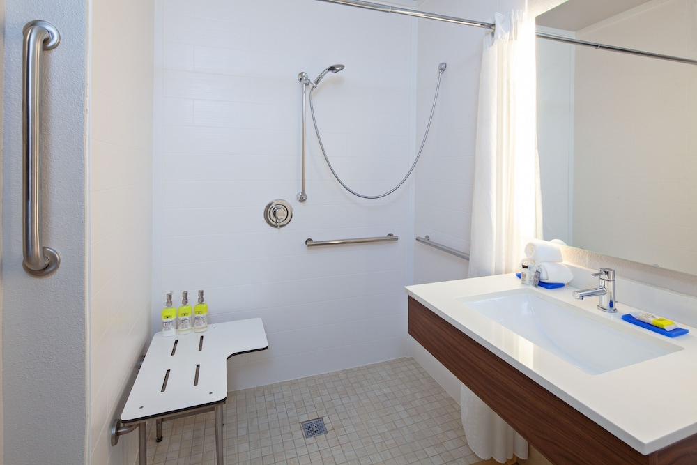 holiday inn express and suites rancho mirage