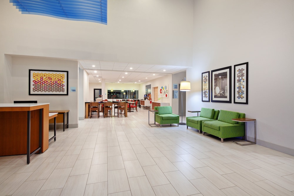 holiday inn express and suites rancho mirage