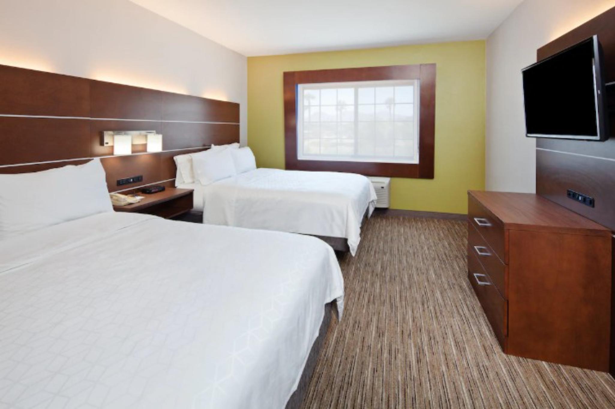 holiday inn express and suites rancho mirage