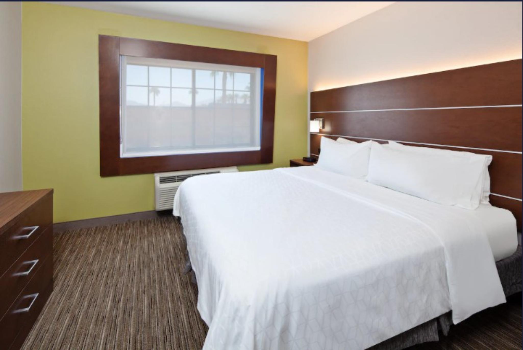 holiday inn express and suites rancho mirage