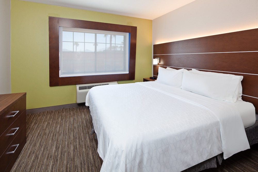 holiday inn express and suites rancho mirage