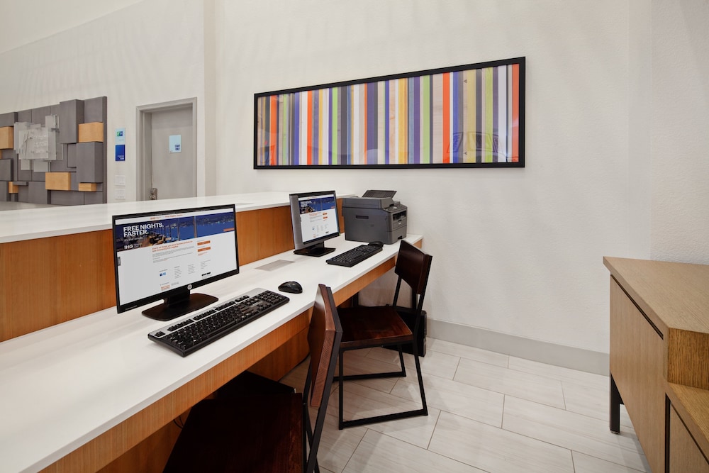 holiday inn express and suites rancho mirage