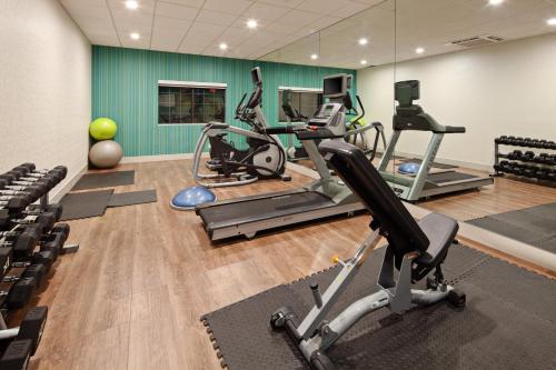 holiday inn express and suites rancho mirage