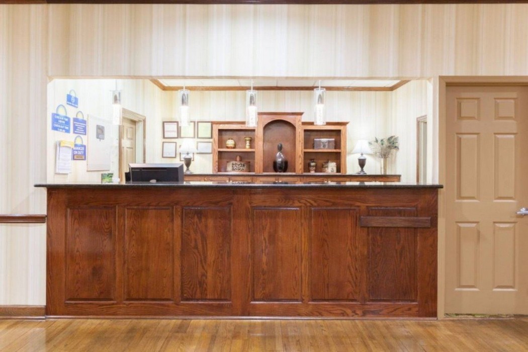 Days Inn & Suites By Wyndham Tucker/Northlake,Stone Mountain>>Atlanta,3 star