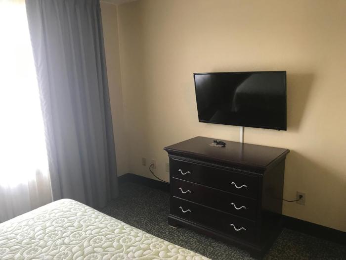 days inn and suites by wyndham tucker northlake