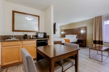 comfort suites at sabino canyon