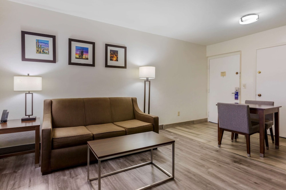 comfort suites at sabino canyon