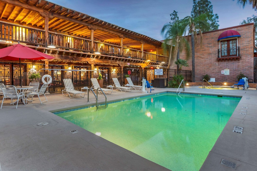 comfort suites at sabino canyon