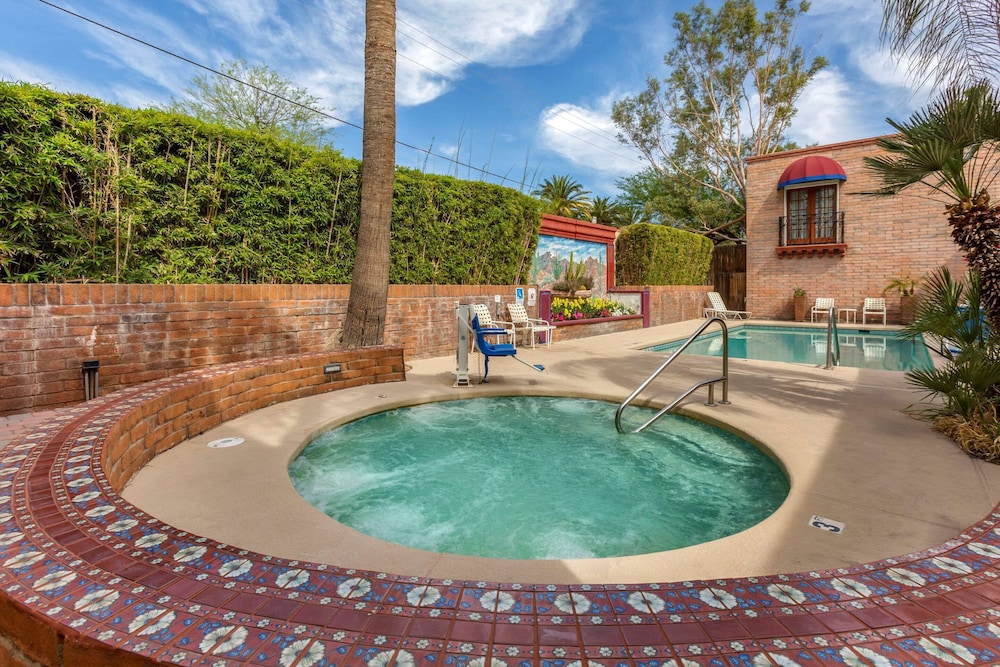 comfort suites at sabino canyon