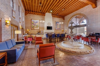 Comfort Suites At Sabino Canyon,Tanque Verde>>Pima,3 star