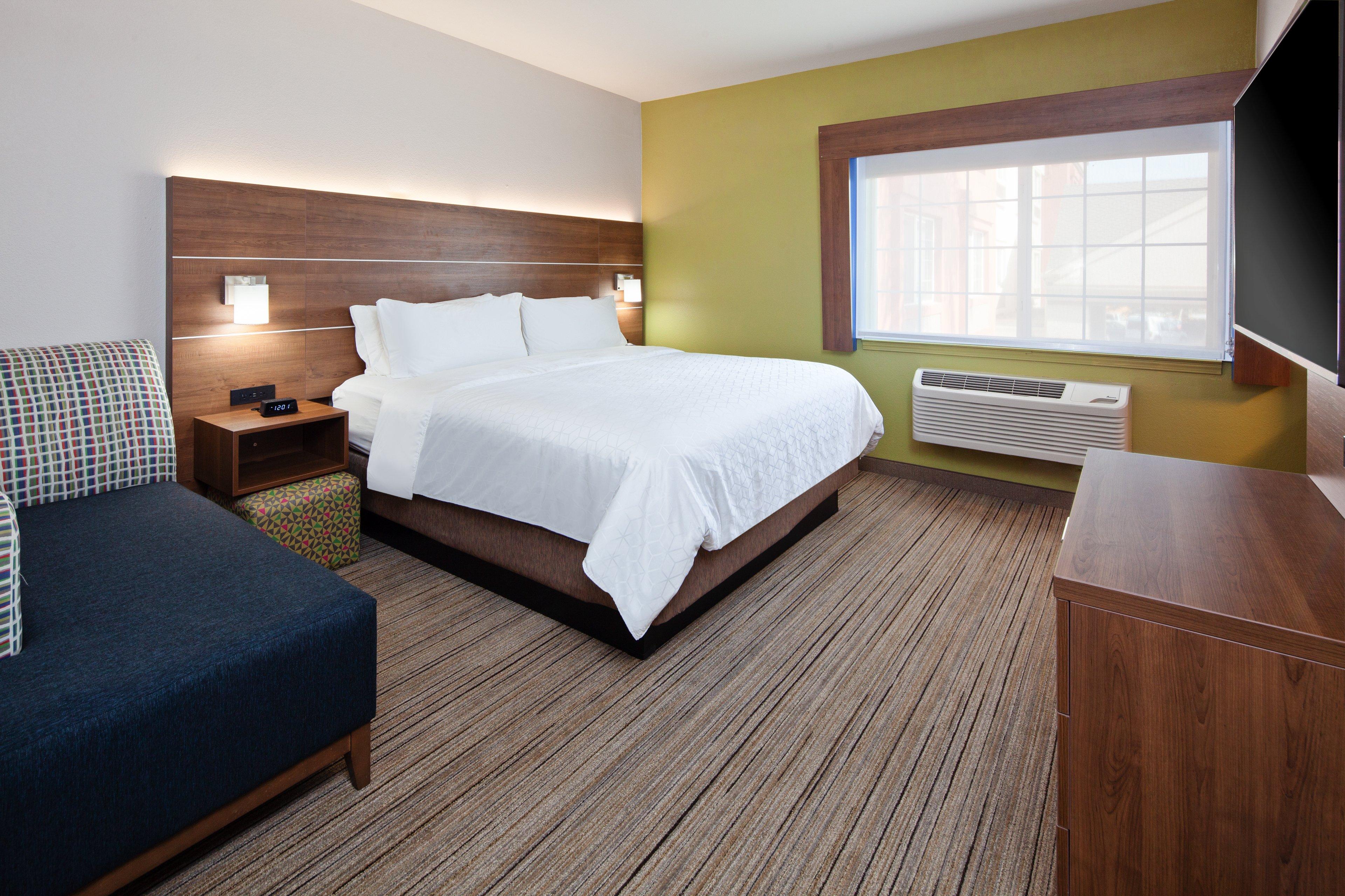 holiday inn express and suites tulare by ihg