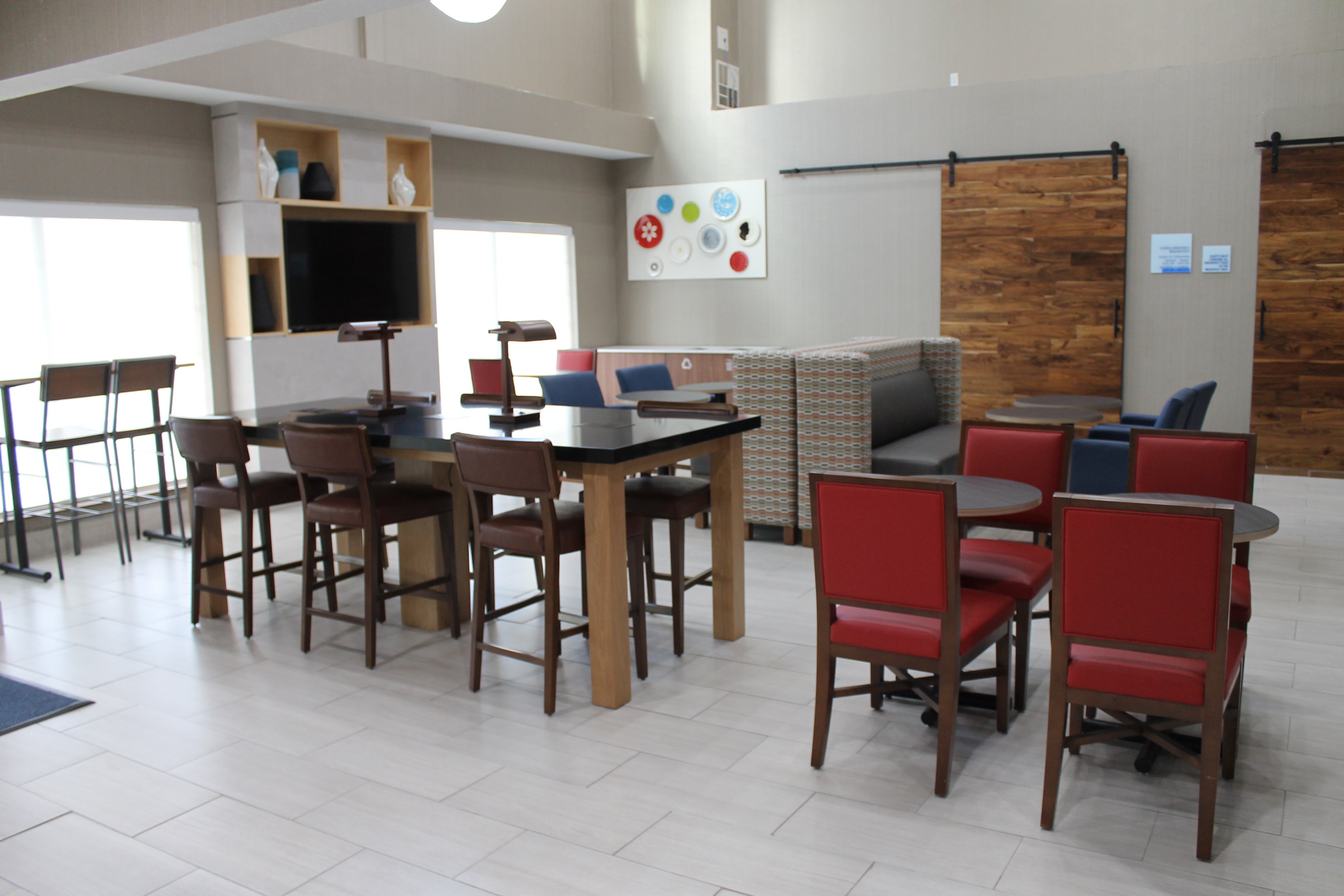 holiday inn express and suites tulare by ihg