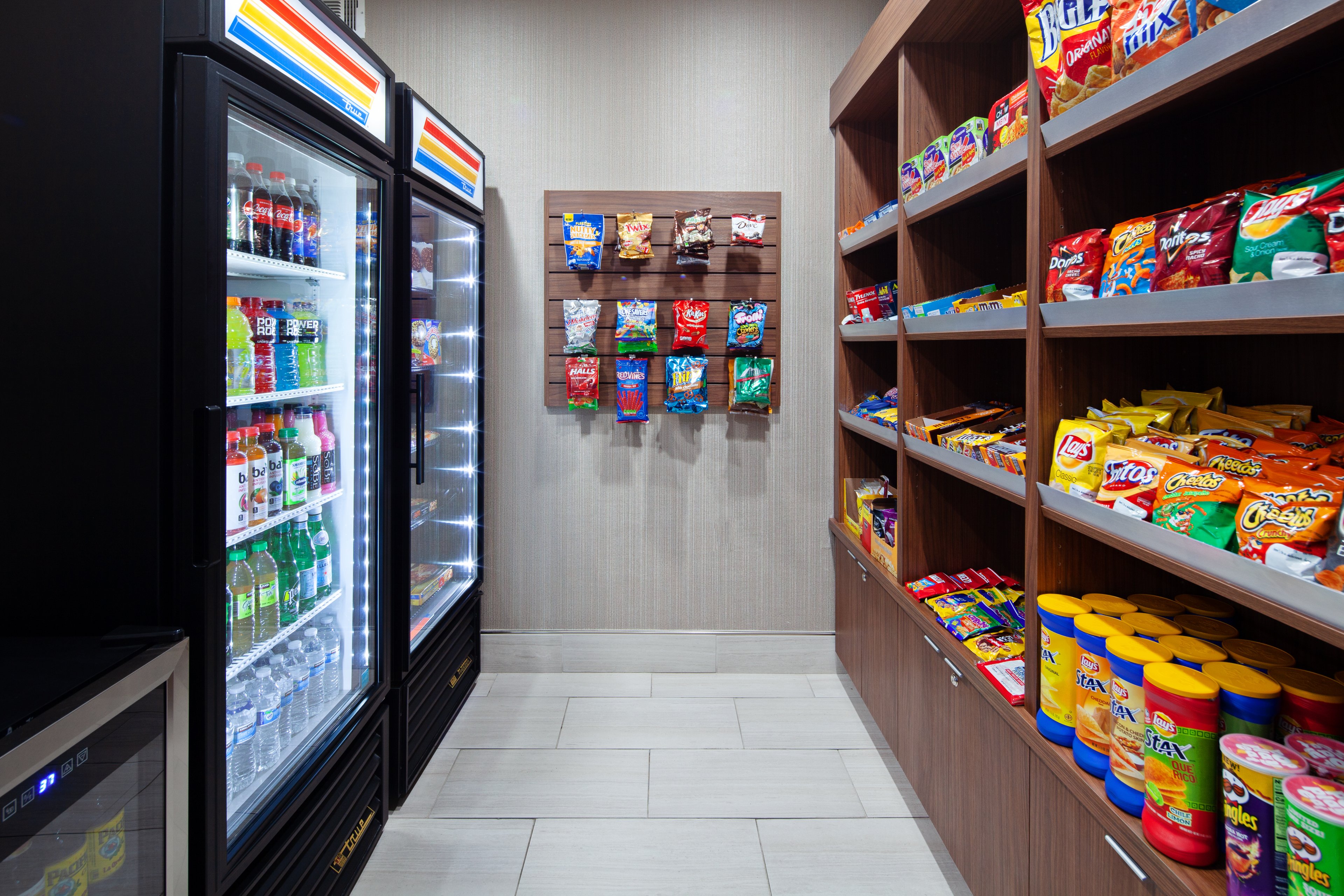 holiday inn express and suites tulare by ihg