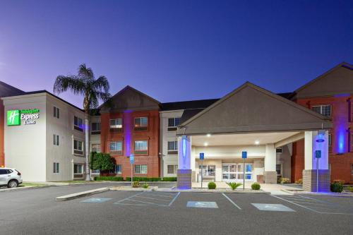 holiday inn express and suites tulare by ihg