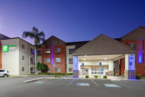 holiday inn express and suites tulare by ihg