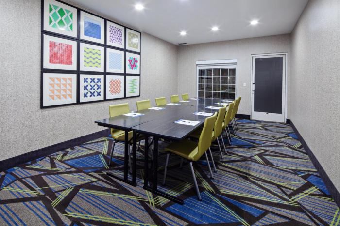 holiday inn express and suites tulare by ihg