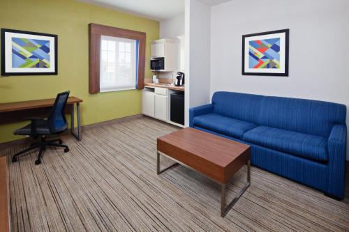 holiday inn express and suites tulare by ihg