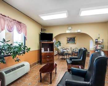 econo lodge inn and suites tuscaloosa i 20