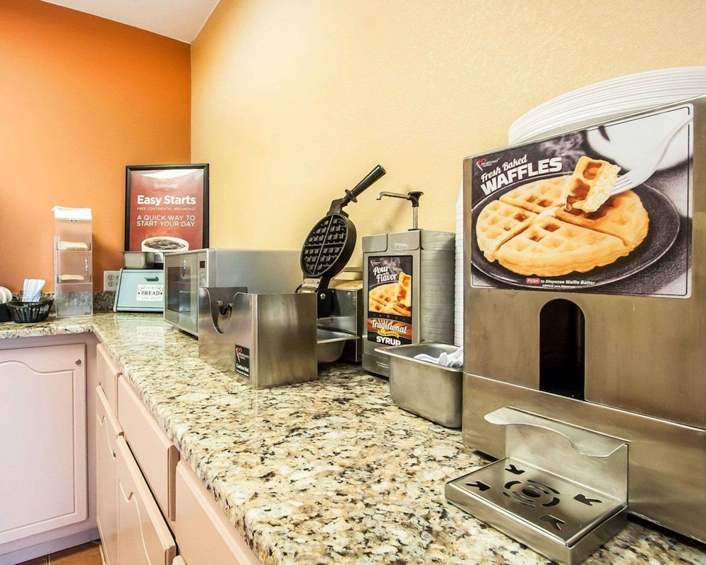 econo lodge inn and suites i 20 exit 73