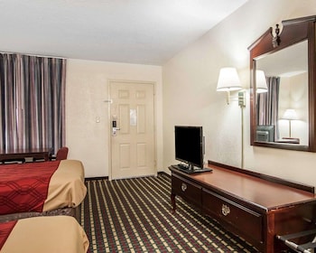 econo lodge inn and suites i 20 exit 73