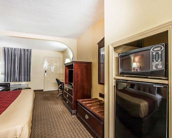 econo lodge inn and suites i 20 exit 73