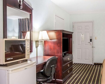 econo lodge inn and suites i 20 exit 73