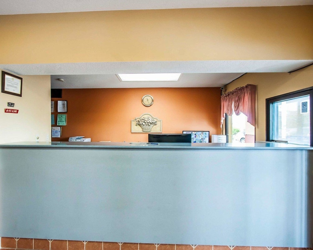 econo lodge inn and suites i 20 exit 73